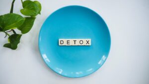 Detox Text on Round Blue Plate